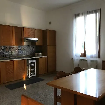 Holiday In Venice Apartment *